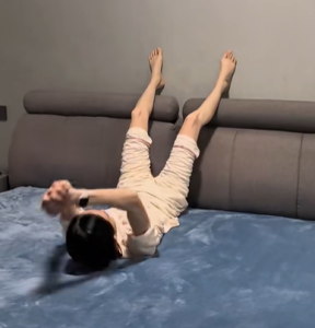 睡前拉筋