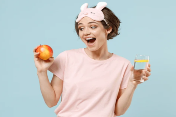 【喝什麼可以幫助睡眠？】20種深層睡眠食物&幫您改善失眠